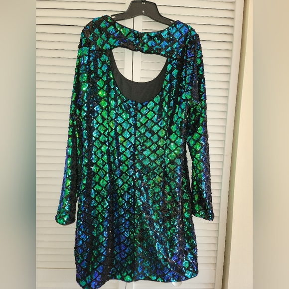 Forever 21 Plus Size CutOut Sequin Mini Dress - Picture 4 of 6
